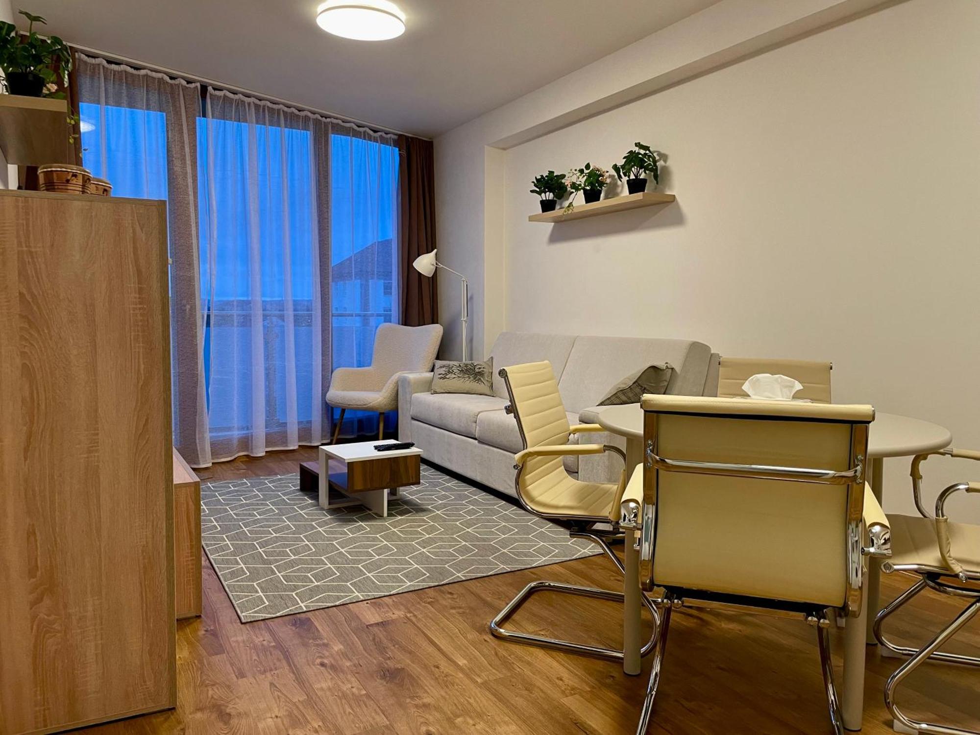 Apartman Astra Sezimovo Usti Buitenkant foto